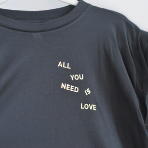 Rolled Cuffs Tee - All you need is Love / Gold